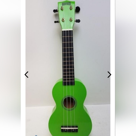 Mahalo Ukulele MR1gn Green with case Serial #377812, 21" - Picture 2 of 3